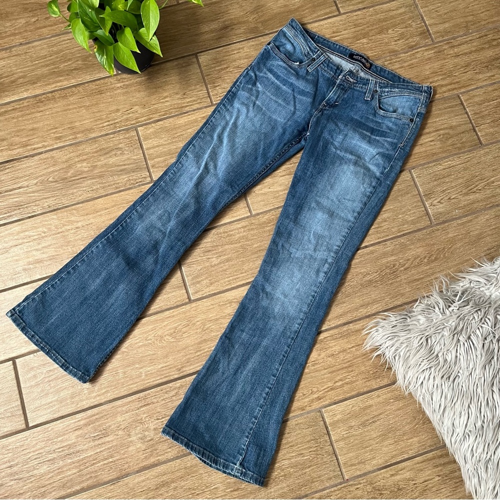 Levi’s Jeans, mid rise, boot cut. size 13, M
